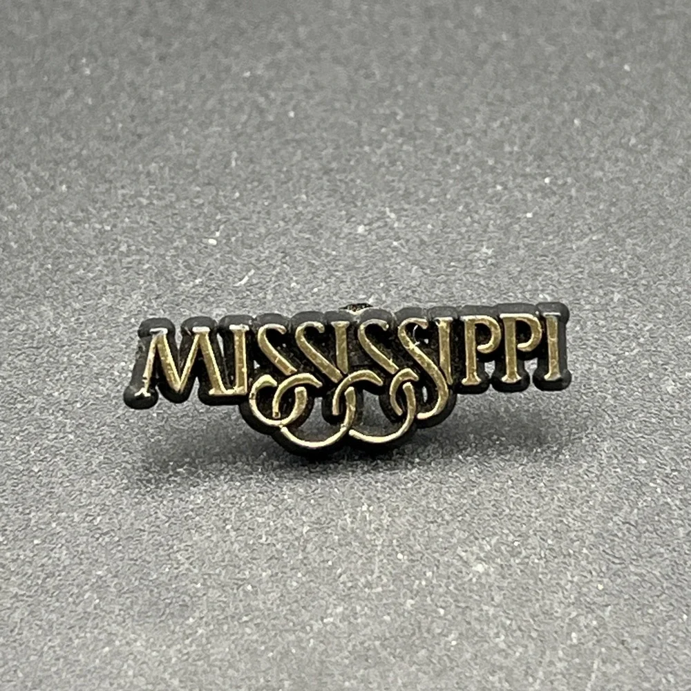 Mississippi Spell‎ Out United States Of America Plastic Lapel Hat Pin